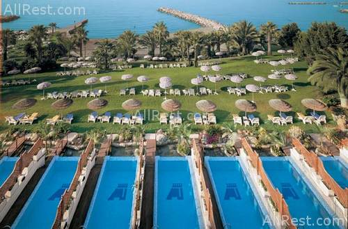 Amathus Beach Hotel 16